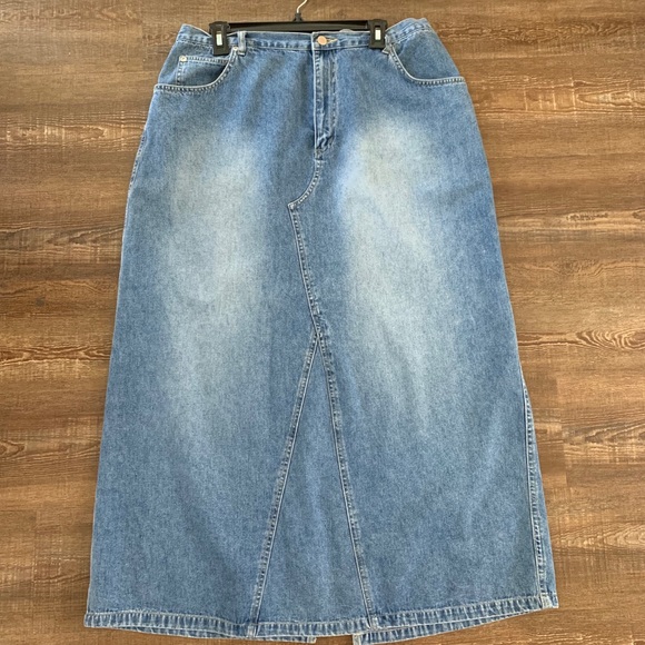 Jean skirt - Picture 1 of 2